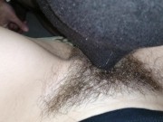  лизать и трахать ее волосатую киску и кончил на ее пизду 4/16