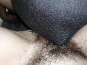  лизать и трахать ее волосатую киску и кончил на ее пизду 8/16