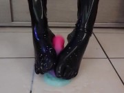 Schizu Latex Footjob 11/16