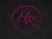 Hot chick Linda bares all her natural body on a couch 1/16