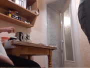 Трахнула её на кухне,  когда домработница готовила завтрак с русскими разговорами - lesbian_illusion 1/16