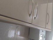 Le cómo el culo mientras prepara el desayuno 16/16