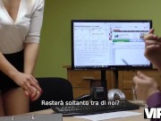 VIP4K. Studentessa bionda apre le gambe per un agente di prestito maleducato 7/16