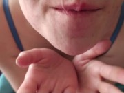 Le hago una mamada a mi novio y se corre a chorros, me lo trago y le encanta. 13/16