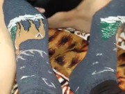 Моя с большой грудью нюхает мои носки, целует и лижет ноги - IkaSmokS 6/16