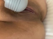 色白でムチムチな日本人人妻がパイパンまんこをヒクヒクさせながら電マオナニーでお漏らし【個人撮影/自撮り】 9/16