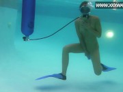 Hungarian pornstar Minnie Manga rubs her clit and cums in the pool 11/16