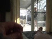 Dominante Stalkerin bricht ein und reitet Schwanz ab 1/16