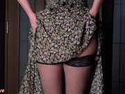 LADY IN SUMMER DRESS SHOWING HER ASS AND SUCKING DILDO 2/16