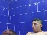 Me folla dentro del jacuzzi y me trago su gran semen 5/16