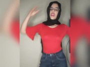 الرقص بهذا الشكل يجعل سنتي ساخنة 9/16