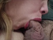 elle adore sucer les vieux pervers et éjaculer dans sa bouche 10/16