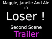 Ebony Goddess Si Fa Annusare i Piedi In Collant Sudate e L'amica Mi Fa Una Sega Femdom Italiano 1/16