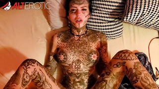 Big tit tattooed bombshell Amber Luke wants to be fucked bad!