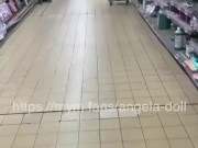 Angela Doll - Je chasse un inconnu dans un magasin avant de l'emmener dans la foret pour me deboiter 5/16
