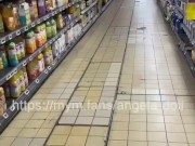 Angela Doll - Je chasse un inconnu dans un magasin avant de l'emmener dans la foret pour me deboiter 8/16