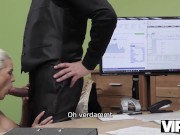 VIP4K Hot Teen blonde Mädchen wird eine Schlampe, um Geld für E-Shop zu bekommen 12/16