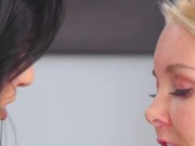 Scissoring With Petite Teen And Hot MILF 10/16