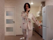 milf woke up and wants sex and pussy too 16/16