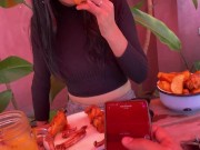 Jugamos en famoso restaurante de la ciudad con su vibrador 10/16