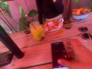 Jugamos en famoso restaurante de la ciudad con su vibrador 5/16