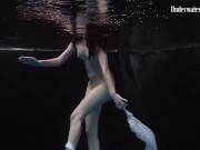 Underwater world of naked babes 15/16