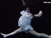 Underwater world of naked babes 3/16