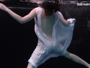 Underwater world of naked babes 8/16