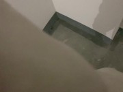 СИМПАТИЧНАЯ СОСЕДКА СОСЕТ ПРЯМО В ПОДЬЗДЕ 3/16