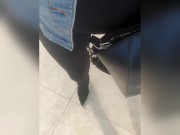 Je réalise le défi de mon abonné : me goder dans une cabine d'essayage  5/16