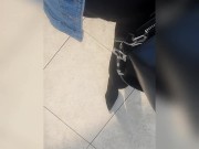 Je réalise le défi de mon abonné : me goder dans une cabine d'essayage  6/16