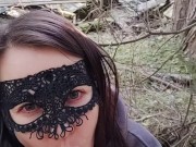 Обоссалась трахая свою дырку в лесу рядом с проезжающими машинами 9/16