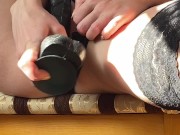 Худенькая красотка любит играть с писей и гулять без трусиков - порванная попка 7/16