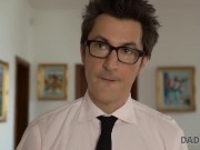 DADDY4K Unschuldiges Mädchen wird sexuelles Ziel für bf alten Vater 1/16