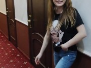 Красотка страстно отсосала в холле отеля,а потом отдалась по собачьи 1/16