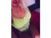 Нежная красивая девушка мастурбирует на свои фантазии 1/16