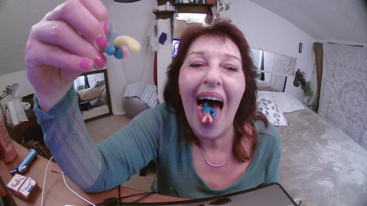 V 597 Giantess Eats Tiny Men With Huge Cocks Redtube 