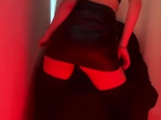 Bailando en faldita y tanguita. 1/16