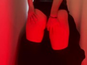 Bailando en faldita y tanguita. 9/16