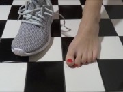 Pozwoliłam mężowi spuścić się na moje stopy, podczas mojej masturbacji 3/16