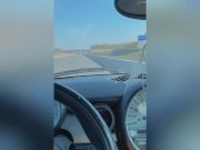 Je réalise le défi d’un abonné : me goder la chatte sur une aire d’autoroute 6/16