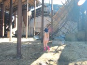 Голая Русская Красавица гуляет по колхозу Эксгибиционистка Miss4motivated 2/16