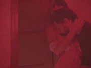 Depois do show, a stripper fodeu o cliente no banheiro da boate 5/16