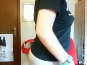 I try some absorbent diapers and tampax fill them with hot pee video in Italian! Exclusive! 1/16