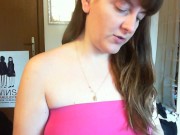 I try some absorbent diapers and tampax fill them with hot pee video in Italian! Exclusive! 4/16