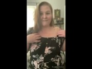 Sexy smoking housewife wants to play 7/16