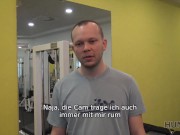 HUNT4K Hahnrei für Bargeld erlaubt dem Jäger, seine Freundin im leeren Fitnessstudio zu ficken 5/16