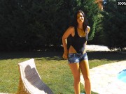 Hands in panties and rubbing in the swimming pool 2/16