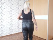 Foot Slave From The Wardrobe 1/16