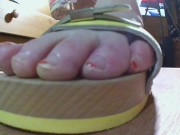 BBW SCHOLLS & BAREFOOT COCK CRUSH WITH CUM SHOT 2 2/16